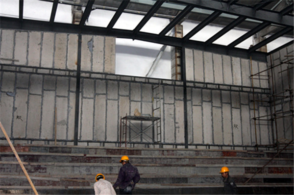 實心墻板施工現場